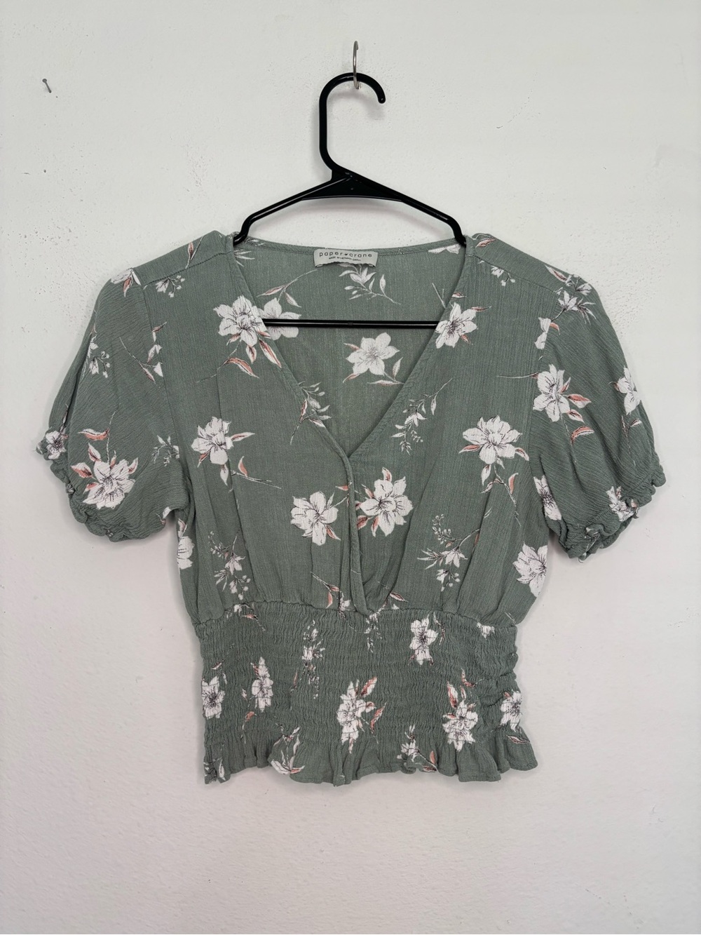 PAPER CRANE FLORAL PRINTED SAGE GREEN SINCHED BLOUSE SZ SMALL